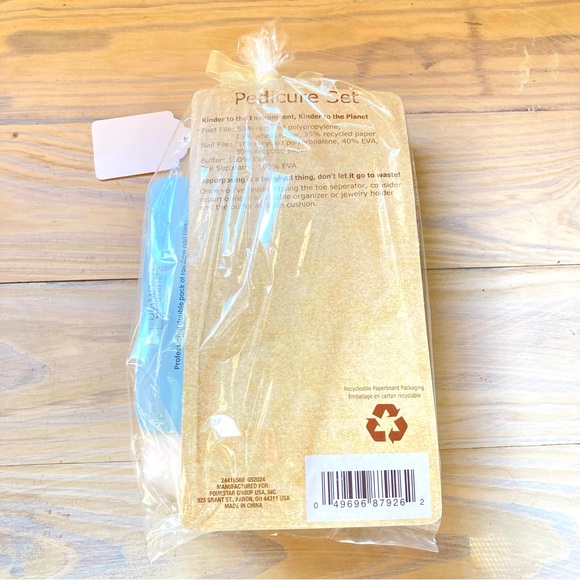 Pedicure Gift Set Rainbow Colorful Hand Fingernail and Foot File and Foot Soak - Picture 8 of 15